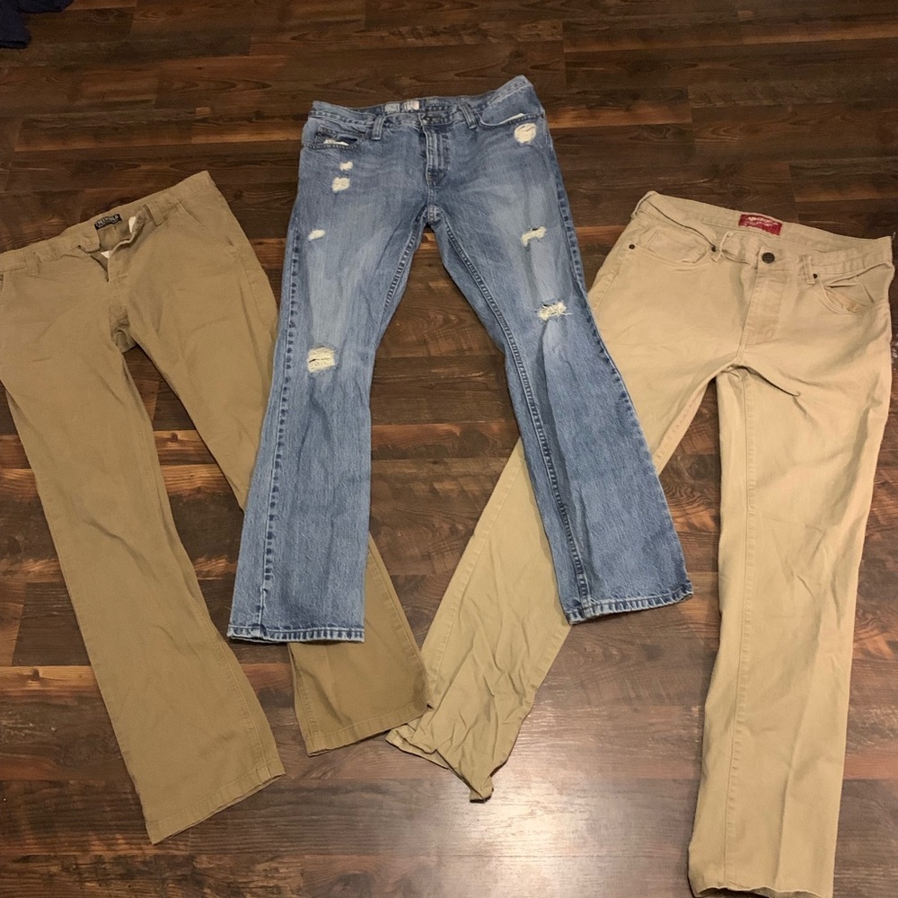 3 pairs of men’s jeans
